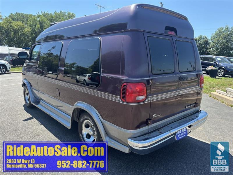 Dodge Ram Van  2000