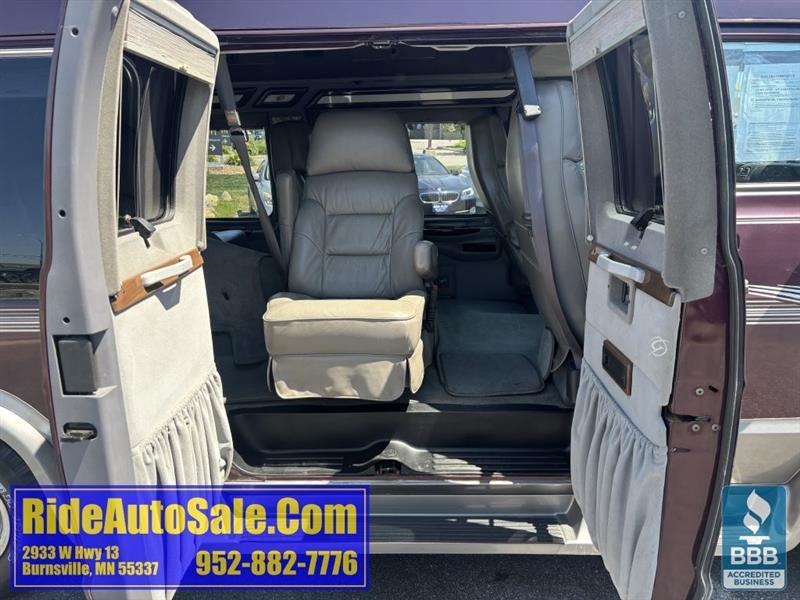 Dodge Ram Van  2000