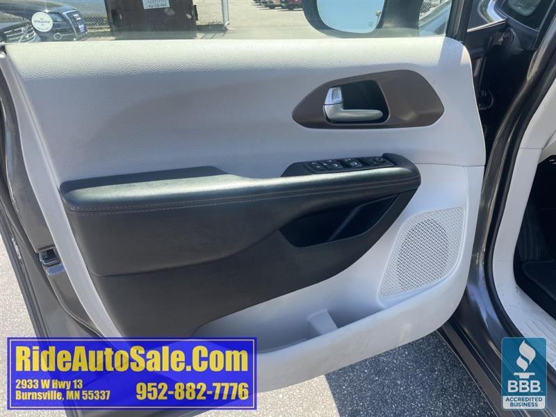 Chrysler Pacifica  2017