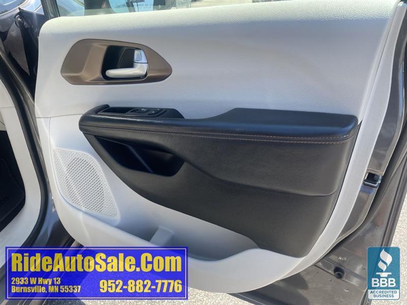 Chrysler Pacifica  2017