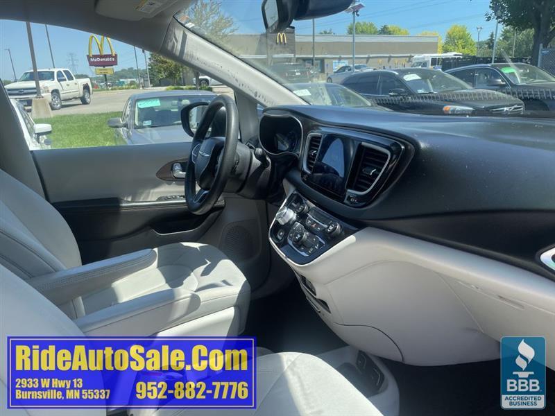 Chrysler Pacifica  2017