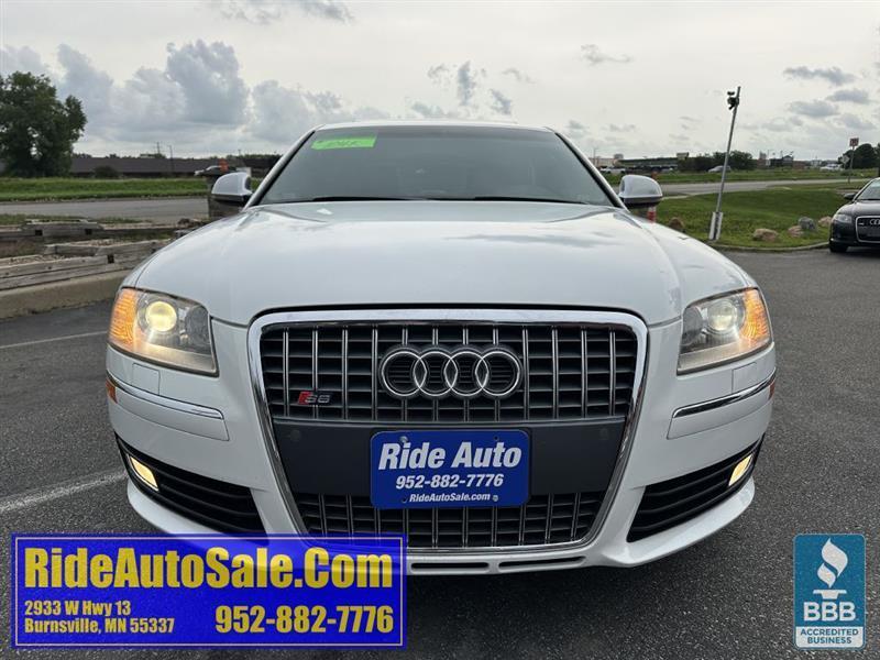 Audi S8  2008