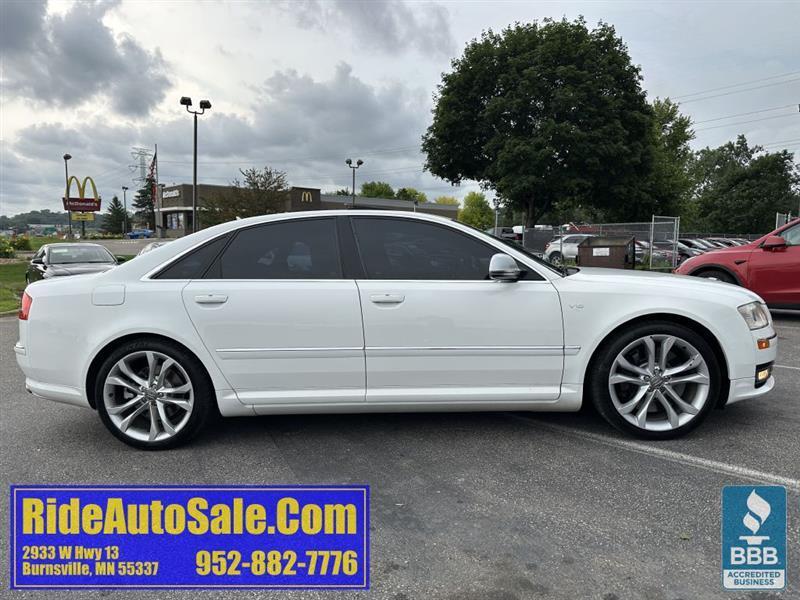 Audi S8  2008