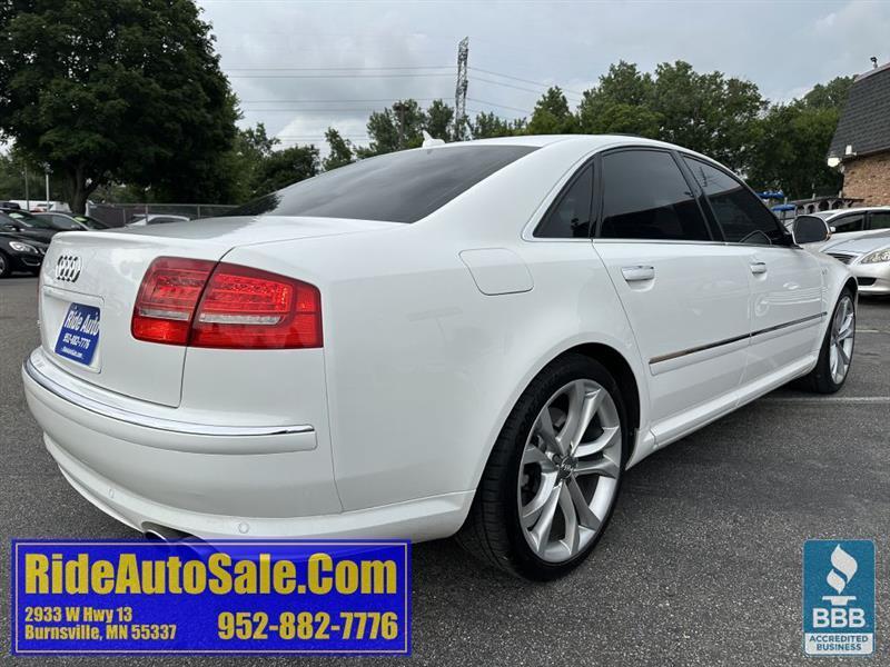 Audi S8  2008