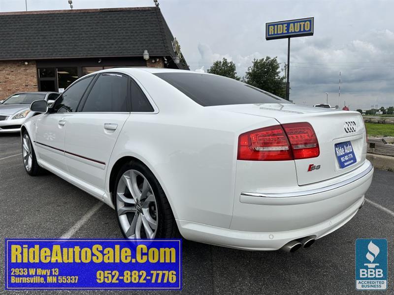 Audi S8  2008