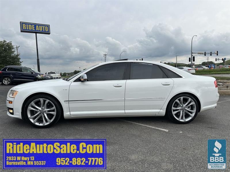 Audi S8  2008