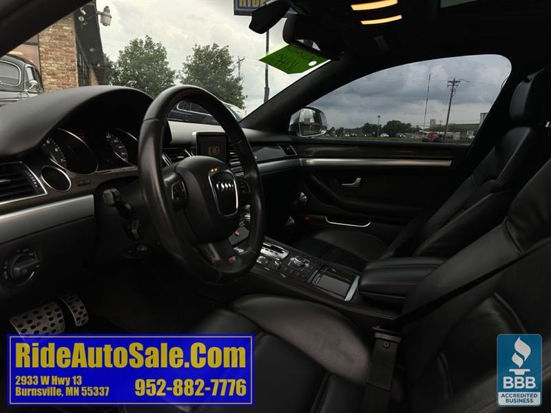 Audi S8  2008