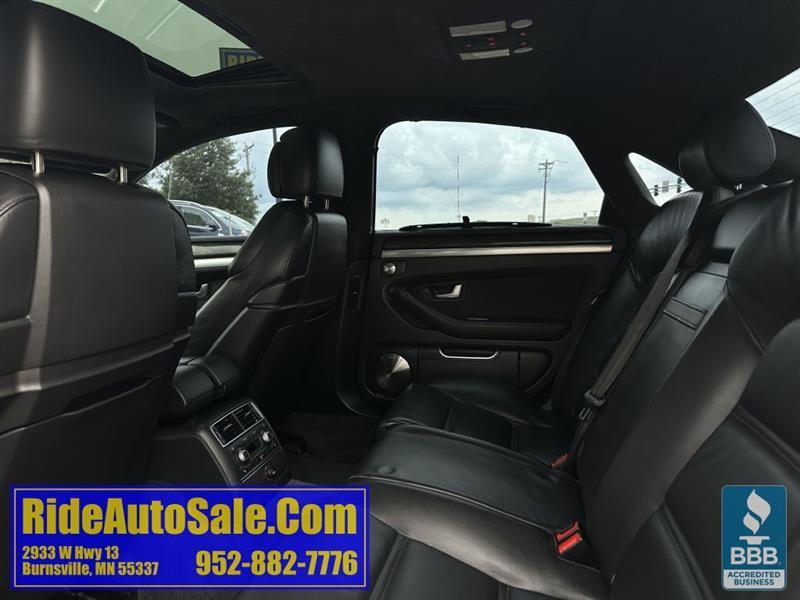 Audi S8  2008