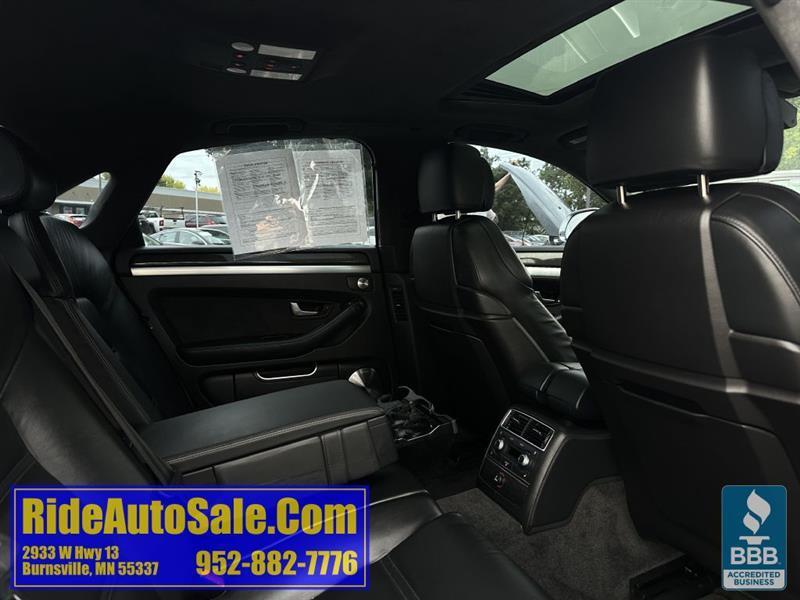 Audi S8  2008