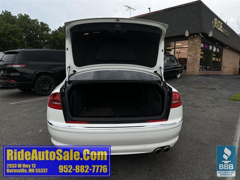 Audi S8  2008
