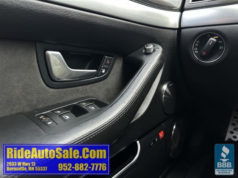 Audi S8  2008