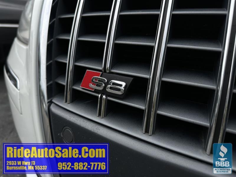 Audi S8  2008