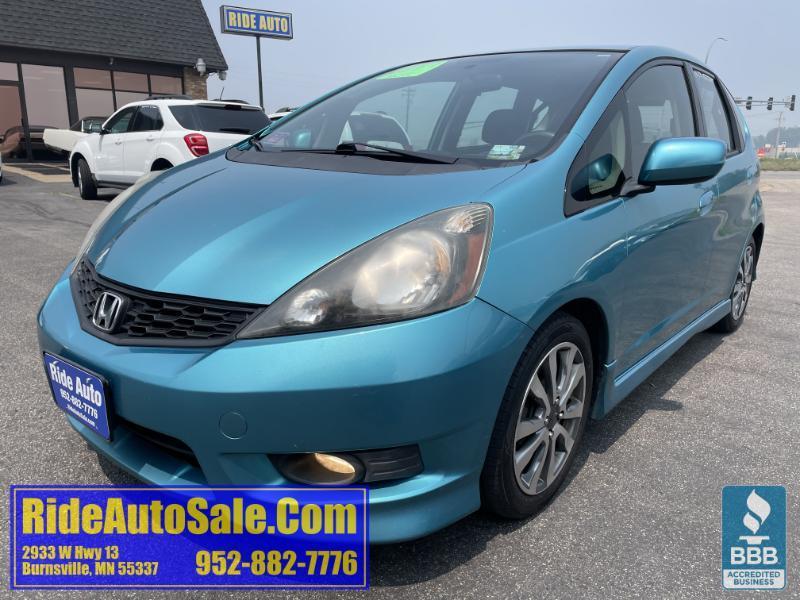 2013 Honda Fit Sport, 5dr hatchback, reliable 4cyl, rare 5 speed!
