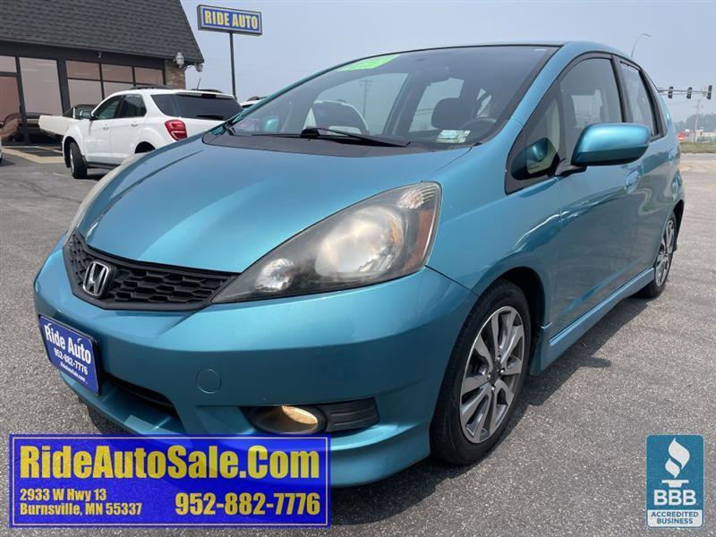 2013 Honda Fit Sport, 5dr hatchback, reliable 4cyl, rare 5 speed!
