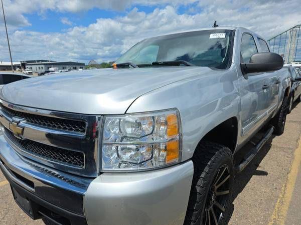 2011 Chevrolet Silverado 1500 LT, Crew cab 4dr, Z71 4x4, 5.3 V8, CLEAN !