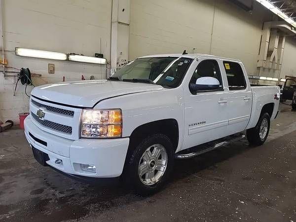 2011 Chevrolet Silverado 1500 LT, Crew cab 4dr, Z71 4x4, 5.3 V8, extra clean !