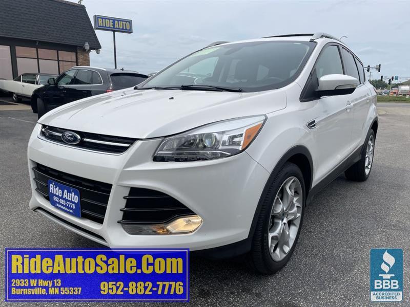 2013 Ford Escape Titanium, 5 Pass. SUV, 4x4, 2.0 4cyl, leather !