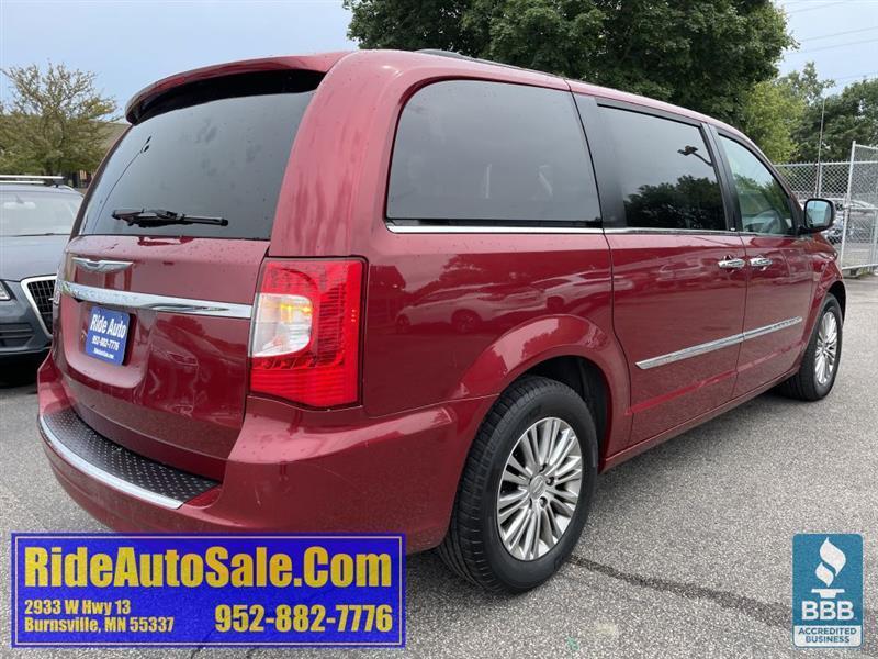 Chrysler Town & Country  2013