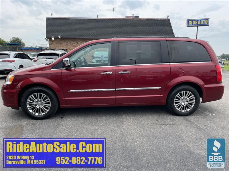 Chrysler Town & Country  2013