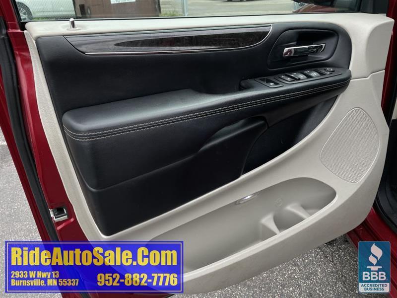 Chrysler Town & Country  2013