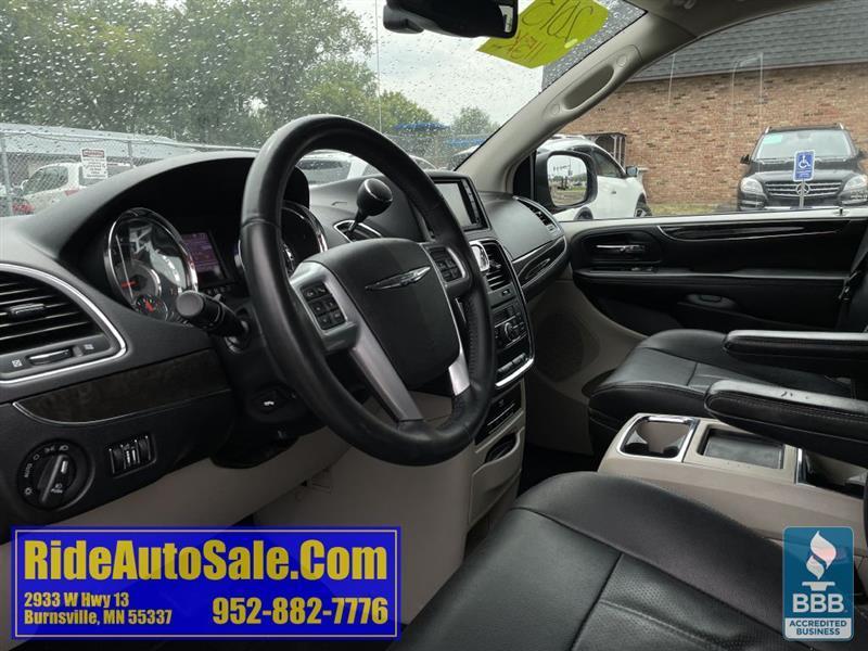 Chrysler Town & Country  2013