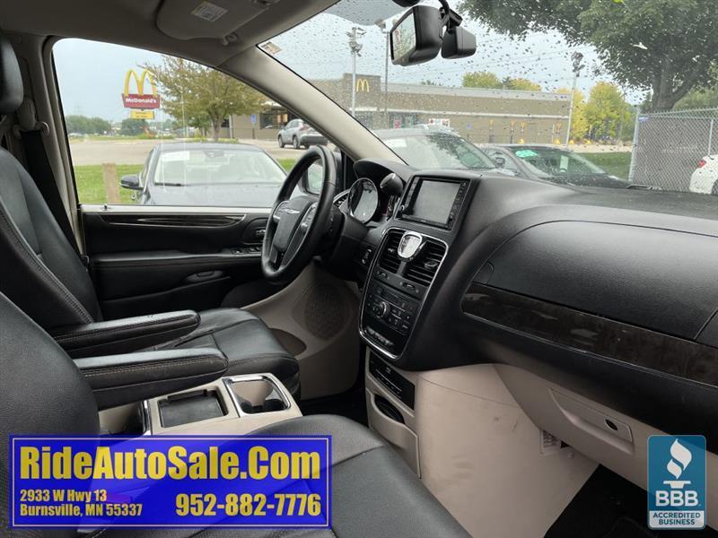 Chrysler Town & Country  2013