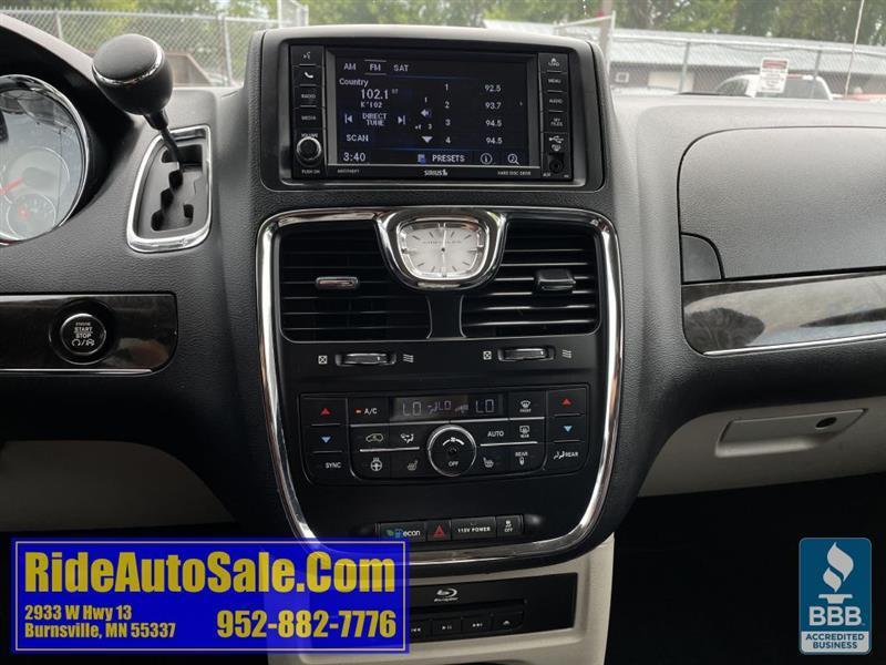 Chrysler Town & Country  2013