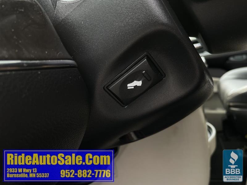 Chrysler Town & Country  2013