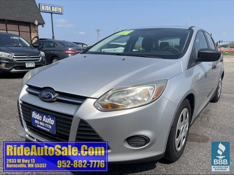 2014 Ford Focus 4dr sedan, 2.0 4cyl, 1 owner, RUNS GREAT !