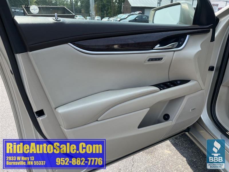 Cadillac XTS  2013
