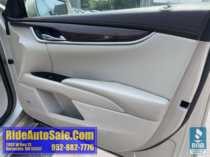 Cadillac XTS  2013