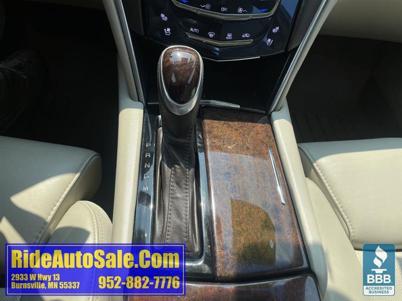 Cadillac XTS  2013