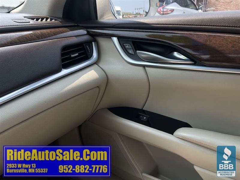 Cadillac XTS  2013