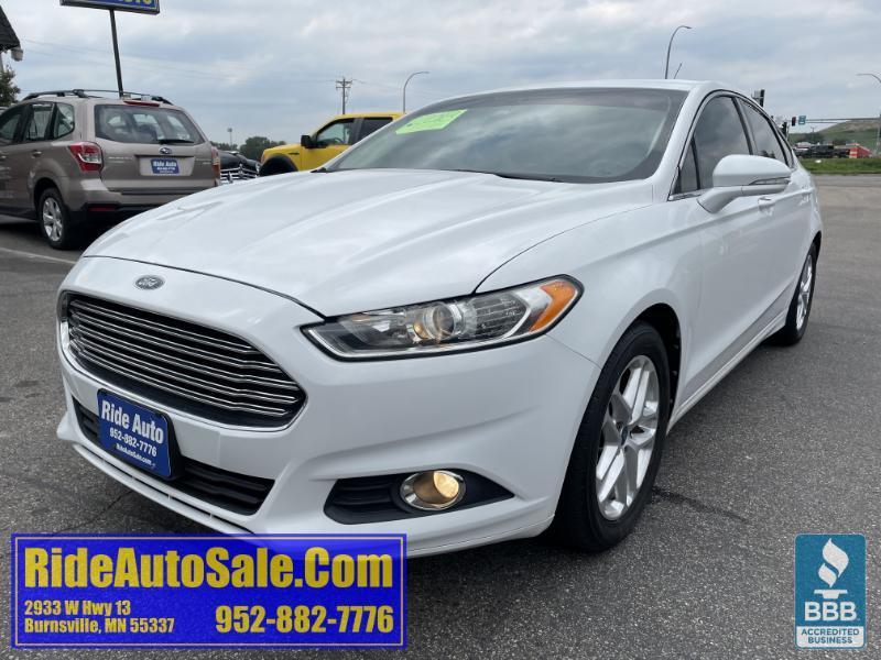 2013 Ford Fusion SE, 4dr sedan, 4cyl, Auto, CLEAN, runs great !