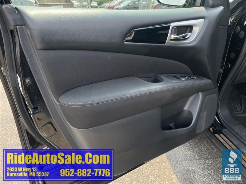 Nissan Pathfinder  2017