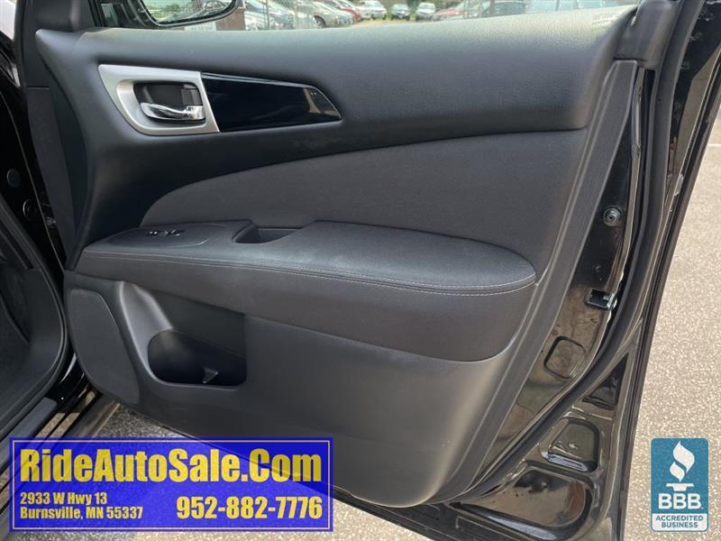 Nissan Pathfinder  2017