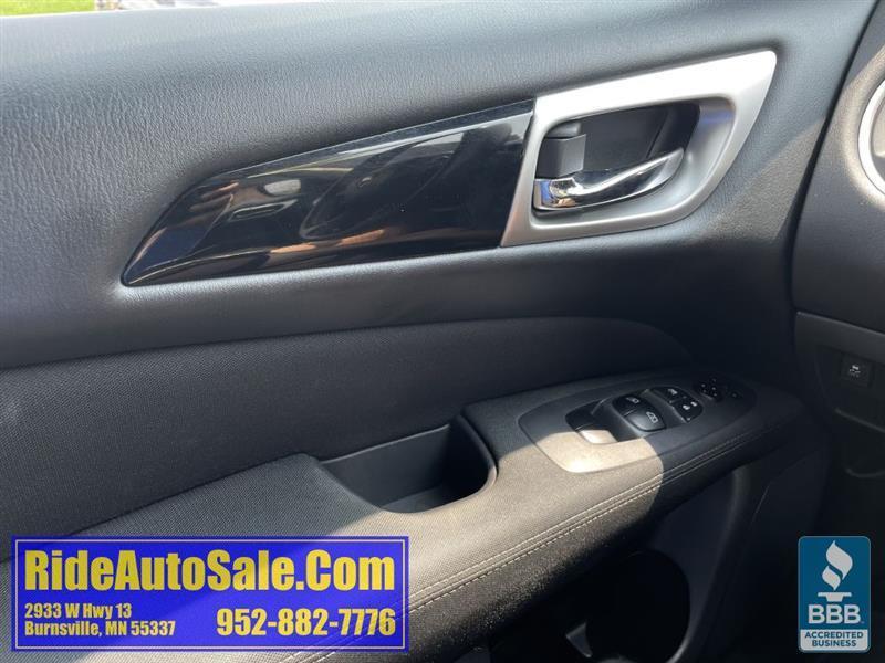 Nissan Pathfinder  2017