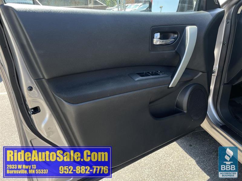 Nissan Rogue  2011