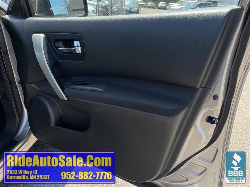Nissan Rogue  2011