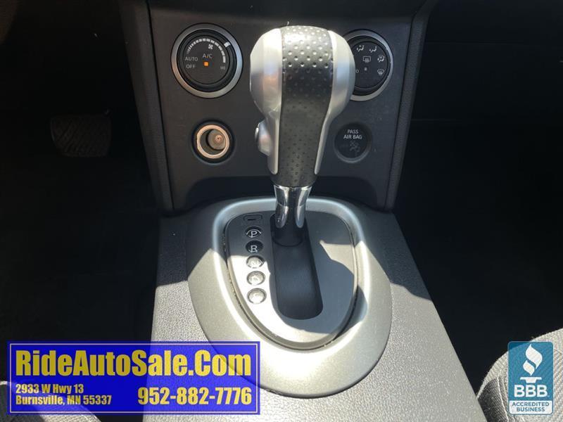 Nissan Rogue  2011
