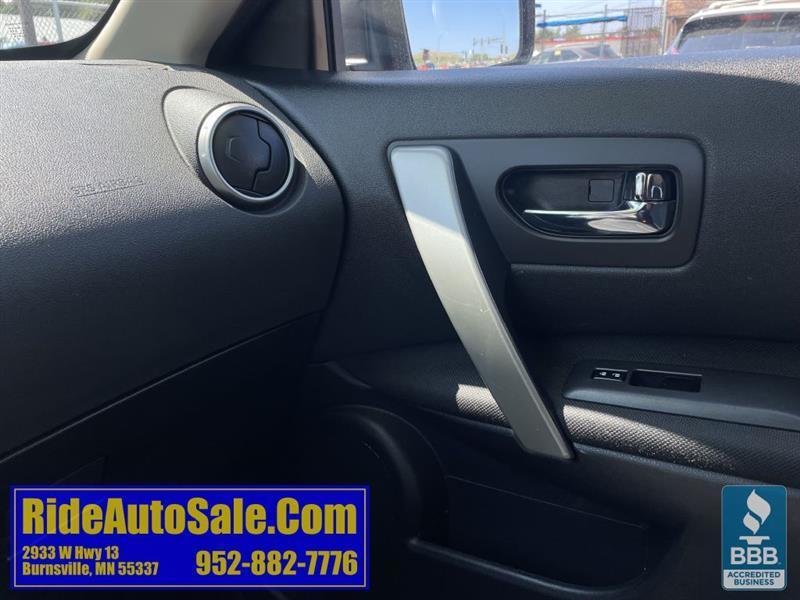 Nissan Rogue  2011