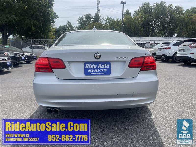 BMW 328  2011