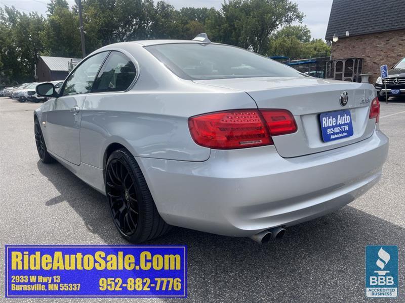 BMW 328  2011