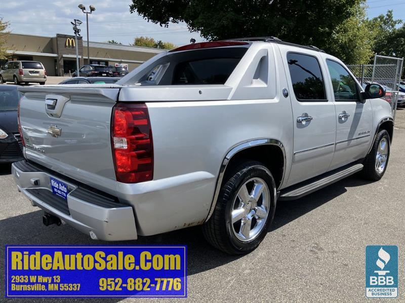 Chevrolet Avalanche  2013