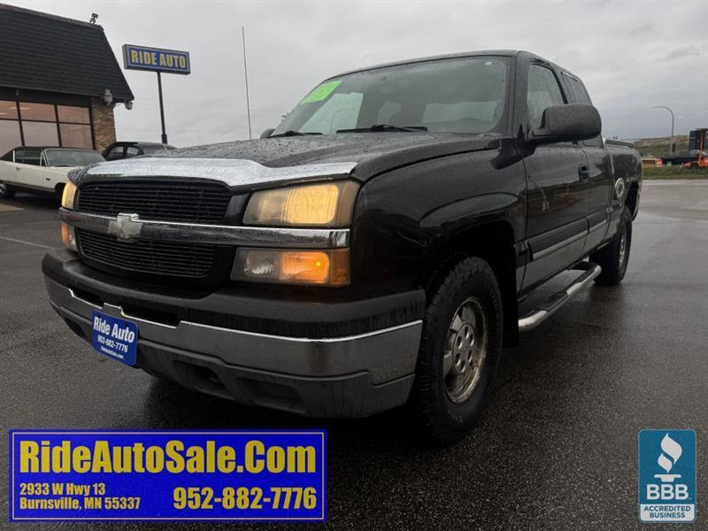 2004 Chevrolet Silverado 1500 Extended cab 4dr 4x4 V8 recent trade in!