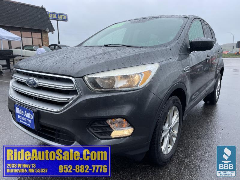2017 Ford Escape SE, 5 Pass, 4x4, 4cyl, CLEAN, runs great !