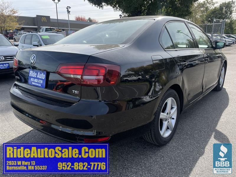Volkswagen Jetta  2016