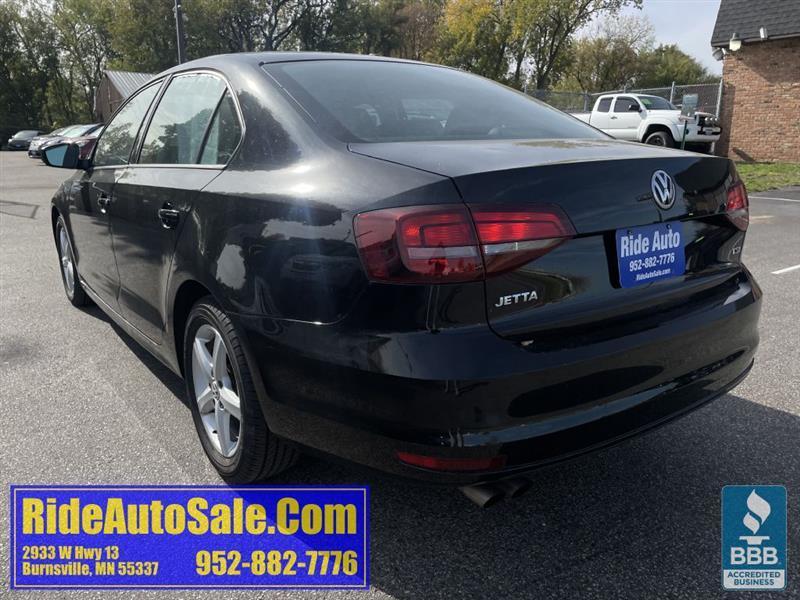 Volkswagen Jetta  2016