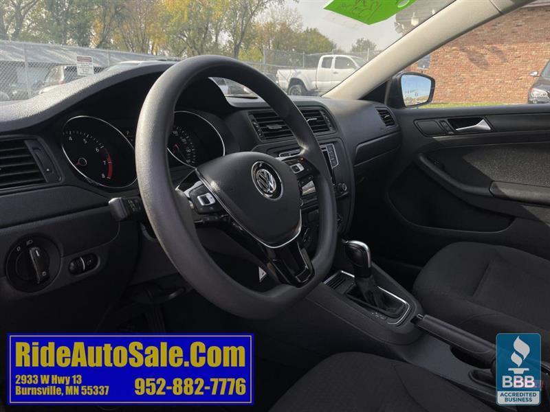 Volkswagen Jetta  2016