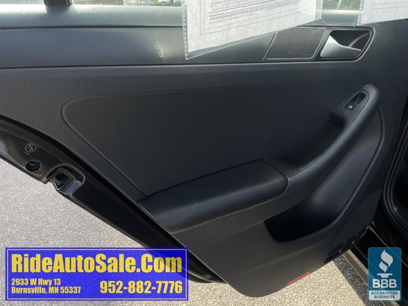 Volkswagen Jetta  2016